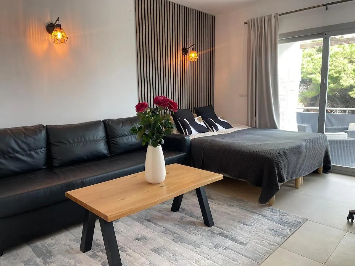 Lovely Accommodation In The Best Location 10-12 Beds! Marbella Villa