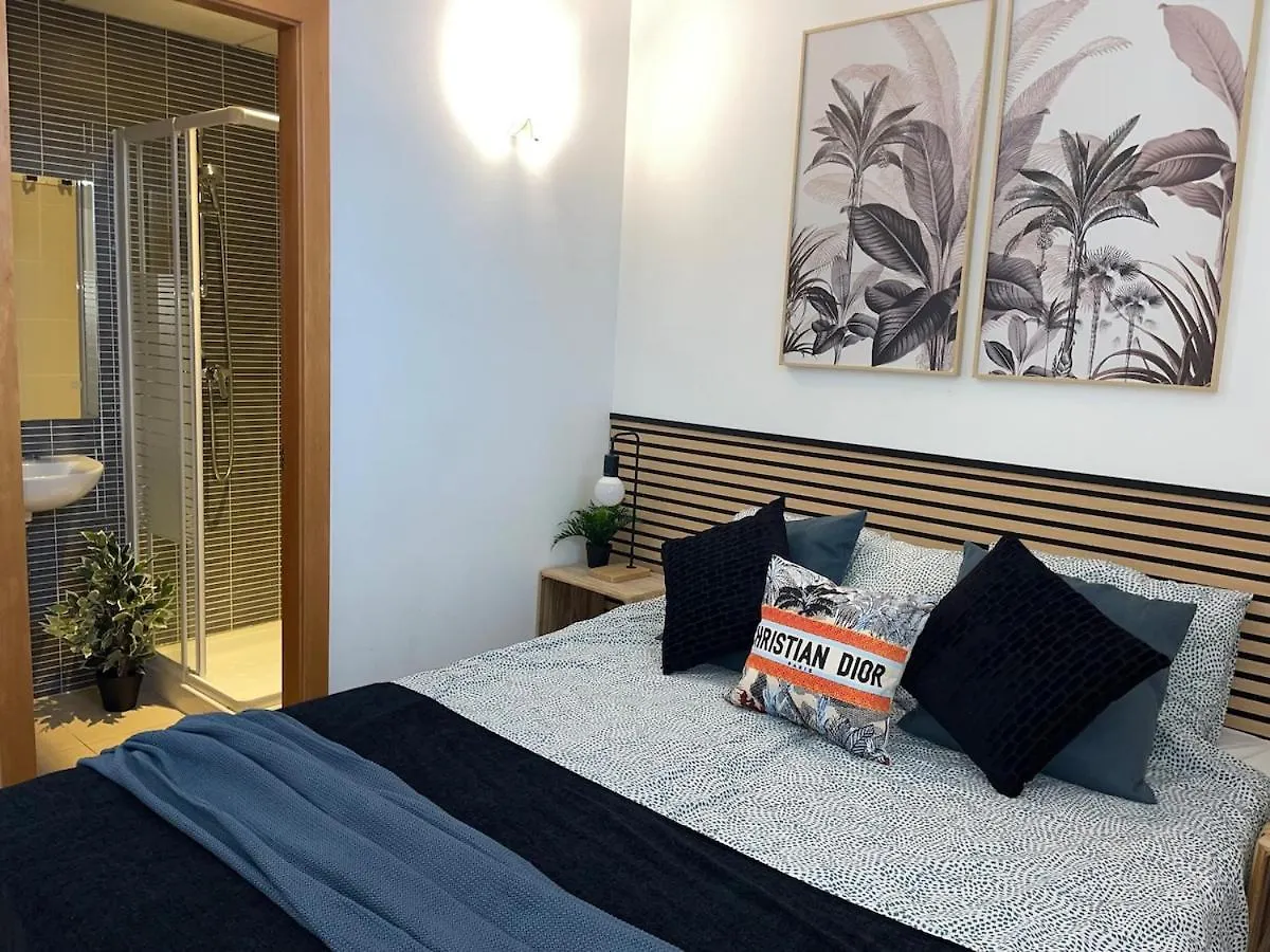Villa Lovely Accommodation In The Best Location 10-12 Beds! Marbella