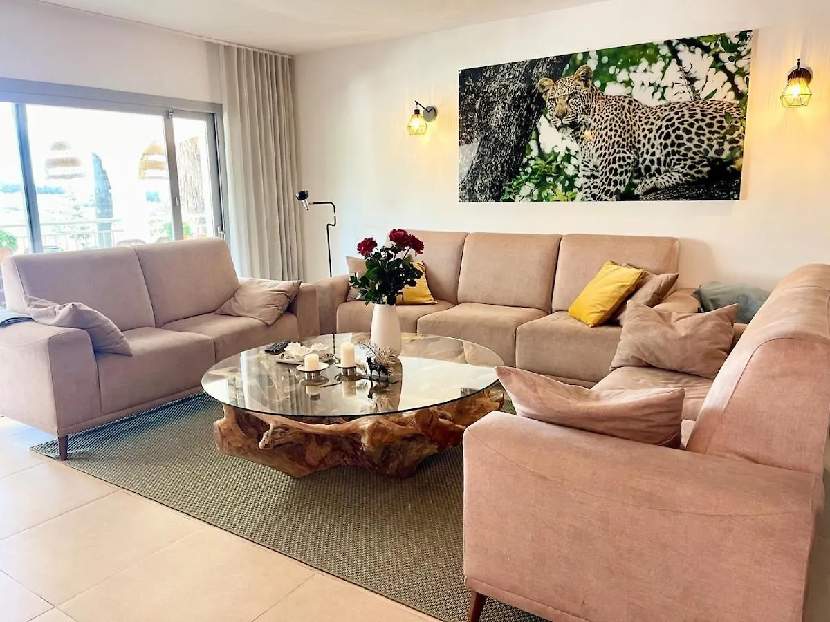 Lovely Accommodation In The Best Location 10-12 Beds! Marbella Villa