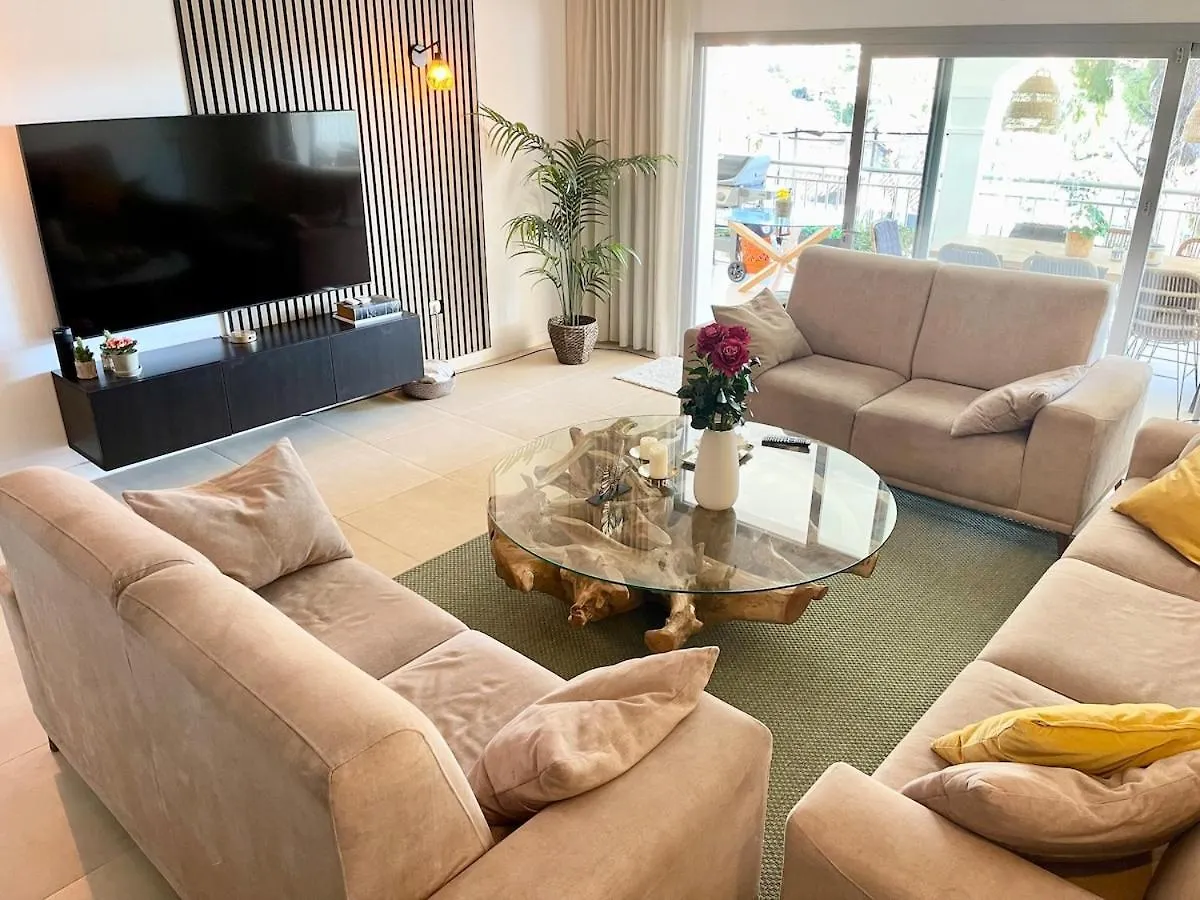 Villa Lovely Accommodation In The Best Location 10-12 Beds! Marbella