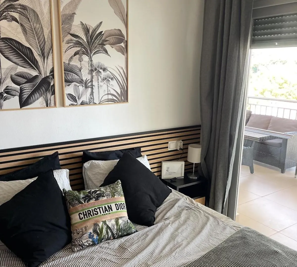 Villa Lovely Accommodation In The Best Location 10-12 Beds! Marbella