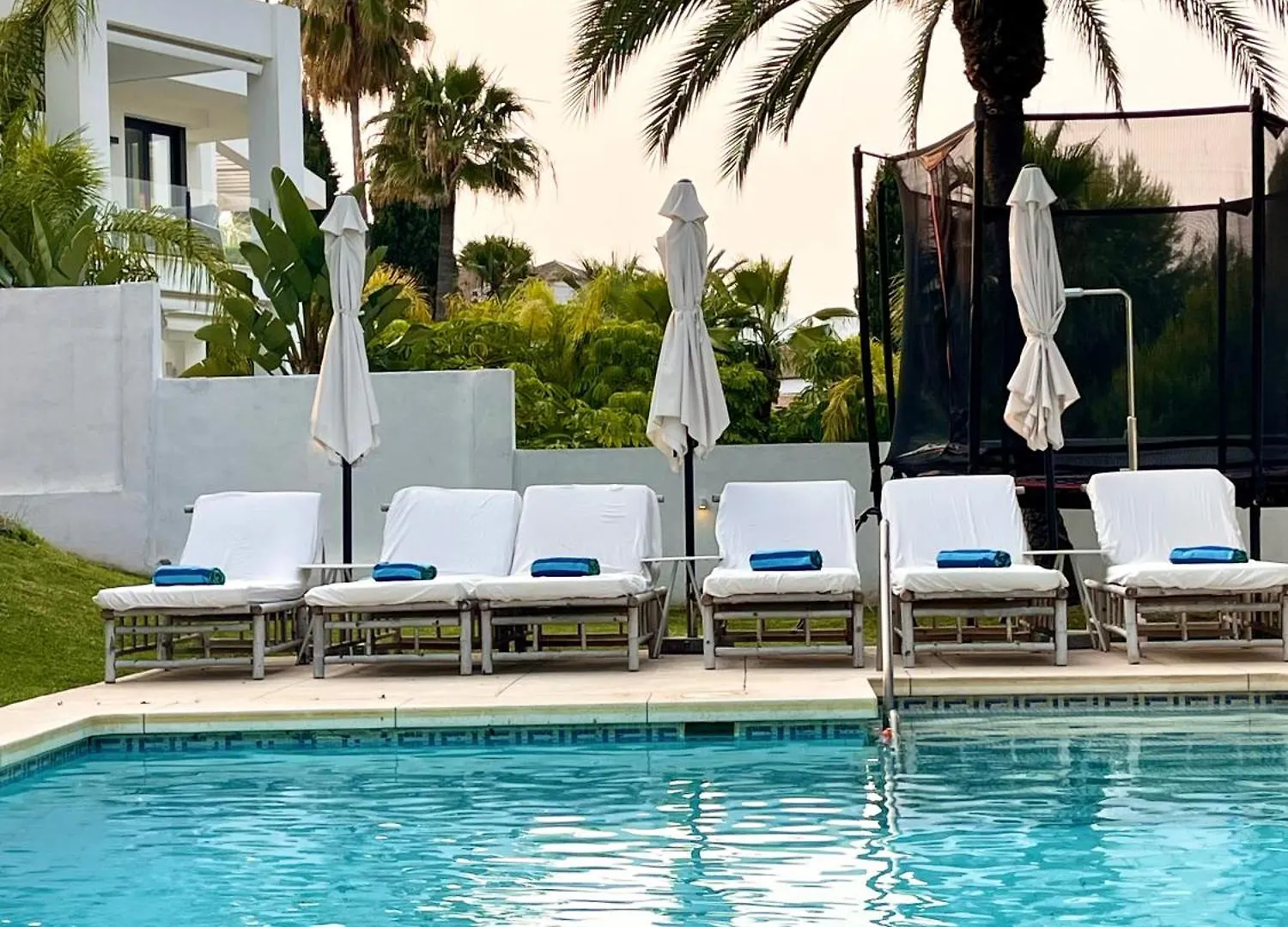 Lovely Accommodation In The Best Location 10-12 Beds! Marbella