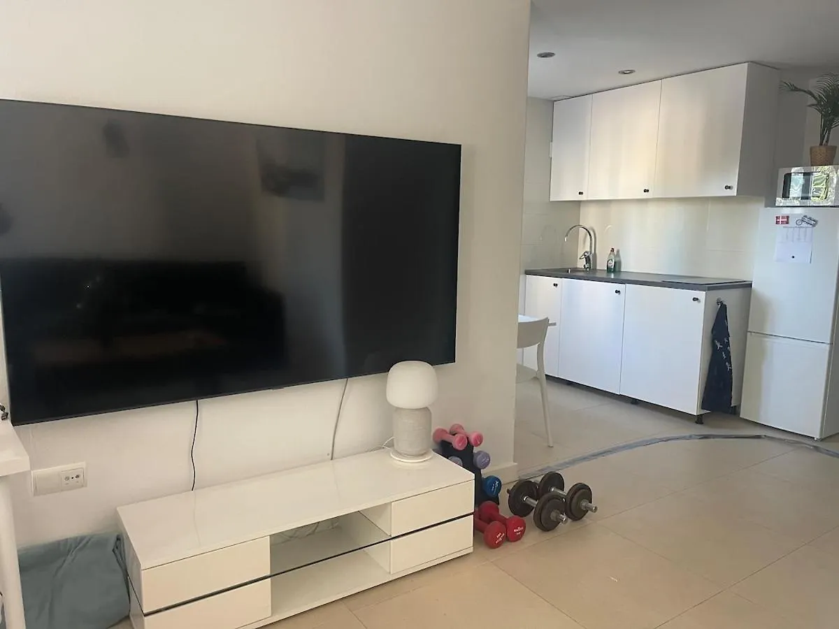 Lovely Accommodation In The Best Location 10-12 Beds! Marbella
